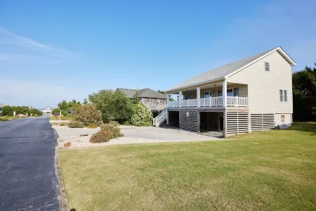 New! Refreshed modern coastal retreat in Duck!