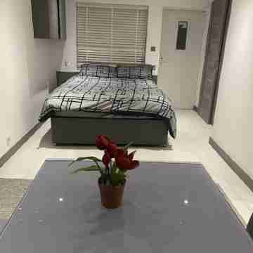 Modern fully independent studio on golf-course. Rooms