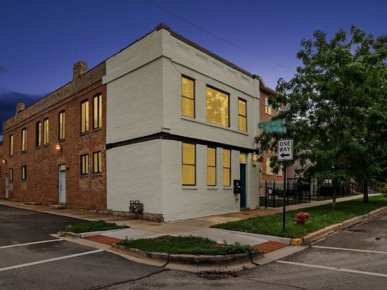 Gather Together & WFH in Piece of Chicago History