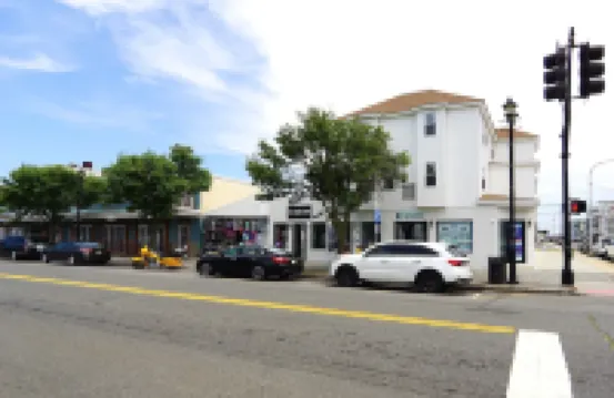 Modern Cozy Beach Getaway w/ Deck + Parking -- 604 #1