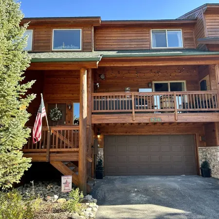 Red Buffalo Lodge at Lookout Ridge, Dillon CO. Within 30 min of 6 ski resorts!