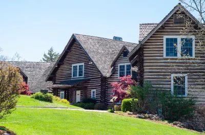 Prime Location on Main Channel-Steps to Pool & Lake. Stunning Views! 12X32 Slip Hotels near Margaritaville Lake Resort Lake of the Ozarks