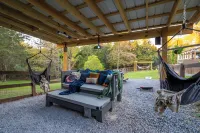 Modern~OutdoorCinema~HotTub~EVSE - Træningscentre