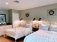 Mediterranean/Spanish Estate Home on Lake Sidney Hotels in Deltona