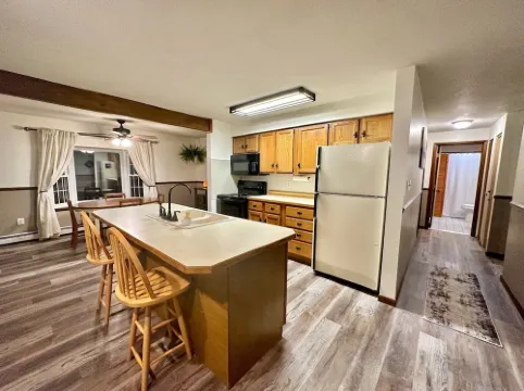 Quaint & Historic Downtown Oscoda Home Hotels in Oscoda