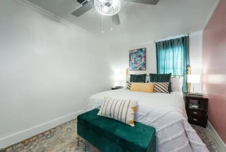 The Funky Flat-steps from Denton's nightlife! Отели рядом с достопримечательностью «University of North Texas»