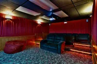 North Woods Haven for Families: Sandy Beach, Home Theater, Near Town & Trails