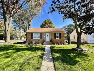 Cozy home. Newly remodeled and easy access to all that Grand Rapids has to offer Hotels near Menards