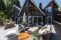 Modern Chalet w/Lakeview + Hot Tub -@TrinityHomeLA 4300+sq ft