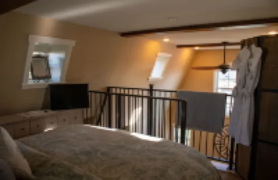 The Barn on Braden, Classic Splendor on the South Side