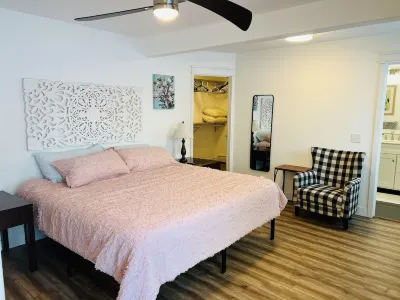 Recently remodeled Ranch Style Home 1 king bed,1 queen bed, large deck Hotels near Cabela's