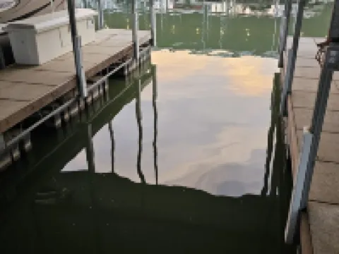 Year Round Relaxation with Beautiful Lake View for Creating Great Memories! 拉塞爾酒店