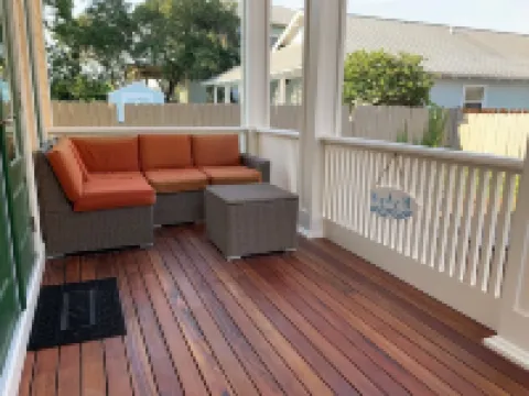 Gorgeous new beach cottage in fantastic location!