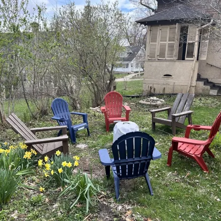 Renovated charmer in the heart of Decorah’s Park District Отели в г. Декора