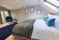 Unique 4 Bedroom Townhouse near Central Oxford Hotels in Cowley