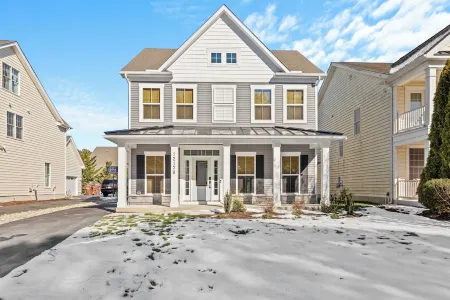 Spacious 5-bedroom house with Golf simulator in Berlin