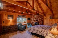 Green Door Lodge- Duck Creek Village, Ut. -3bd/2ba - Pet Friendly! - Hytter