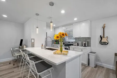 CASITA DELRAY -  314 SW 2nd Street Отели рядом со станцией Delray Beach Tri Rail Station