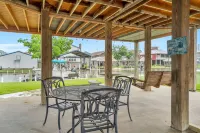 Waterfront, King Suite, Fully Stocked, Minutes from New Orleans, Pets Welcome