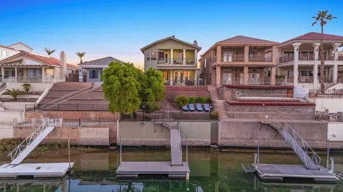 5 Bdr Beautiful Riverfront Home with Dock!