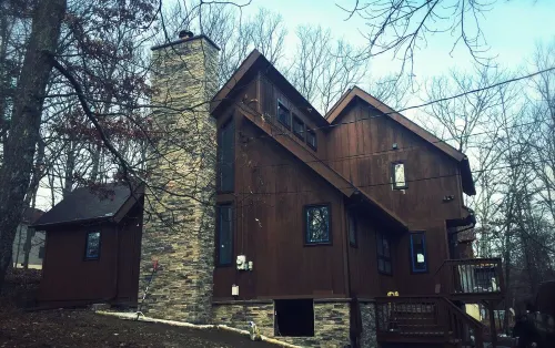 Luxury home, close to 2 ski resorts, 3 water parks, casino, outlets, high-tech.