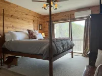 Wow Views! Right in the middle of everything! Otter Falls & Hawks Nest next door