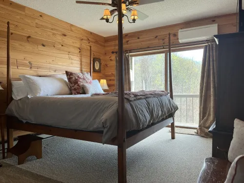 Wow Views! Right in the middle of everything! Otter Falls & Hawks Nest next door Hotels in Seven Devils