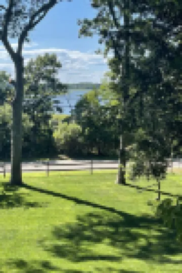 East Hampton: Chic 4 bed, Water Views, Walk to Beach, 5 min drive to Amagansett