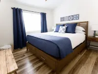 Travelers Paradise - A 5 Star Poolside Resort Getaway Hotels near Walmart Supercenter