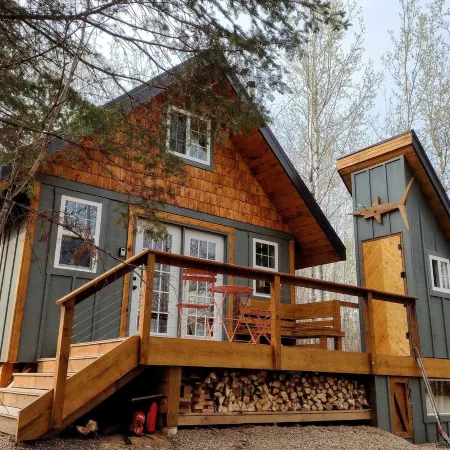 House of the Grouse -  Charming  River-side Cabin and Sauna!