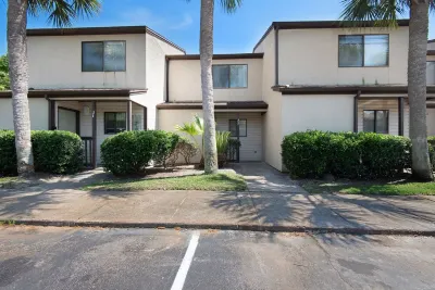 Spring Special Cozy Condo Walk to Beach West PCB