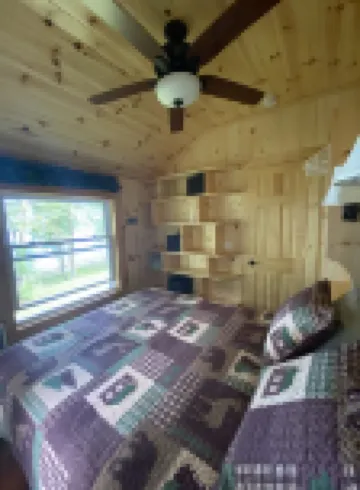 Escape to cozy, secluded lakefront cabin in the north woods