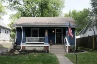 Historic*Unique*Downtown*Quiet*Bright*Cheerful*Getaway