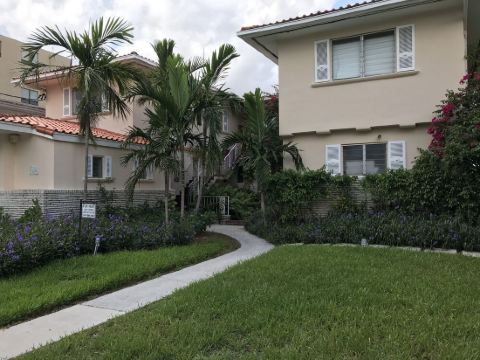 Beautiful Wide Bayfront Villa la Vue unit