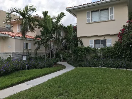 Beautiful Wide Bayfront Villa la Vue unit