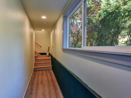 Best of Hawthorne - In the heart of Southeast Portland - Close To Everything Отели рядом с достопримечательностью «Mount Tabor Park»