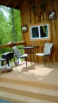 One bedroom cabin with inside toilet and stand up loft.  PET FRIENDLY!
