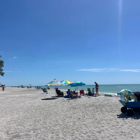 Flash Sale - Just Steps to Beach. 2Br/1BA.Dogs Welcome! Perfect Ratings.