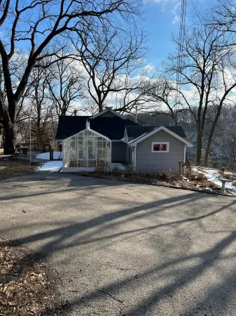 Cozy cottage retreat that’s perfect for recharging.
