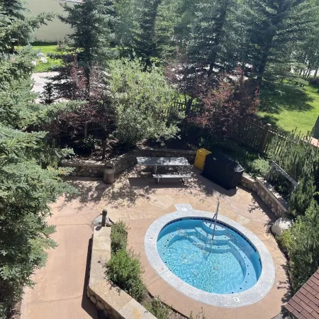 5 Star, 1 Bed + Den & 2 Baths in Center Village Copper Mountain
