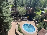 5 Star, 1 Bed + Den & 2 Baths in Center Village Copper Mountain