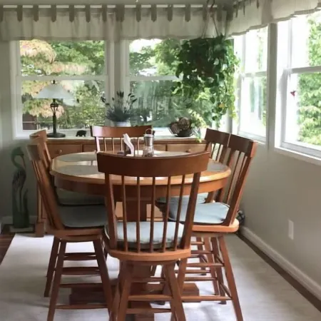 Lake Front House in Caryville with Private Dock, 5 minutes from I75 /Twin Cove!