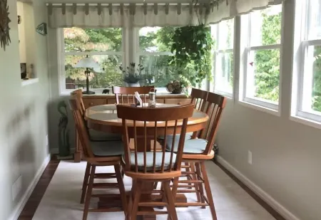 Lake Front House in Caryville with Private Dock, 5 minutes from I75 /Twin Cove!