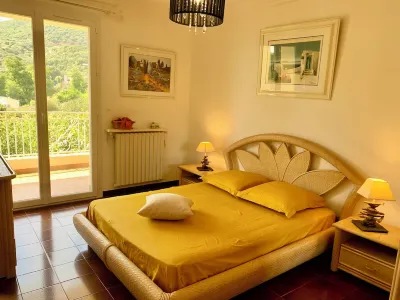 SPACIOUS TOP OF VILLA
