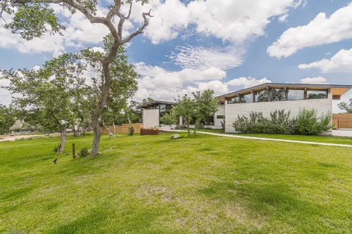 MidMod Luxury Retreat- Heated Pool and Spa, Game Room, Fire Pit, Sleeps 12