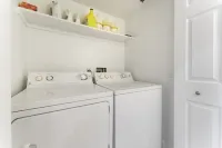 Next To Vegas Strip - Sleeps 6