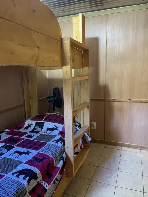 Shady Pine Cabin