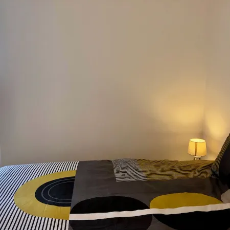 Apartment facing pier with sea view, WIFI and secure parking space