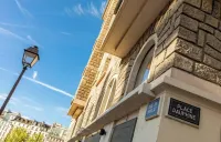 FRENCH ELEGANCE AT PLACE DAUPHINE - JUST STEPS AWAY FROM NOTRE DAME CATHEDRAL Hotels in Ile de la Cite