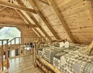 Fun & Relaxation: Views, Private Hot Tub, Resort Amenities, & More! Hotels near Bears Valley Antiques